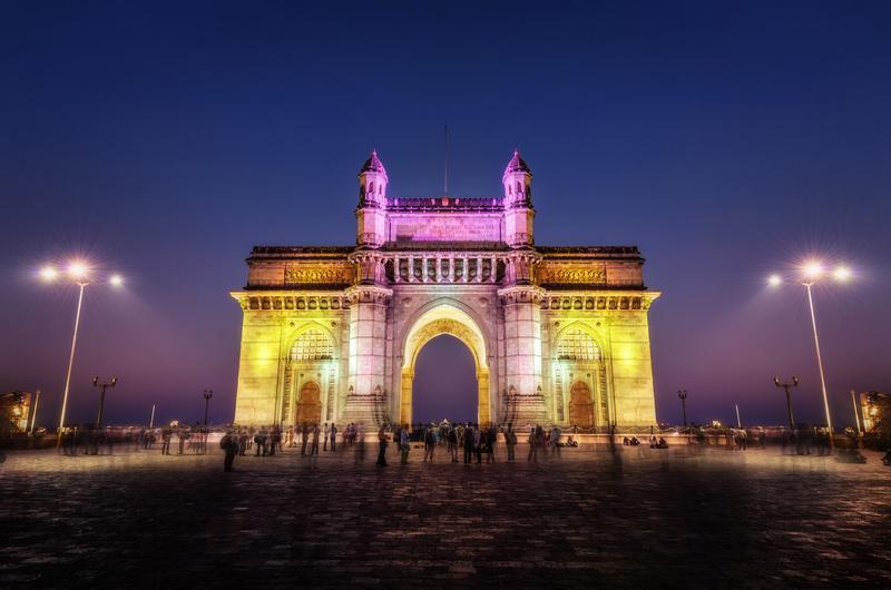 From the Gateway to the Skyline: What to Explore on a Mumbai Boat Tour